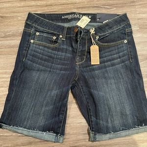 American eagle skinny Bermuda shorts! Brand new!